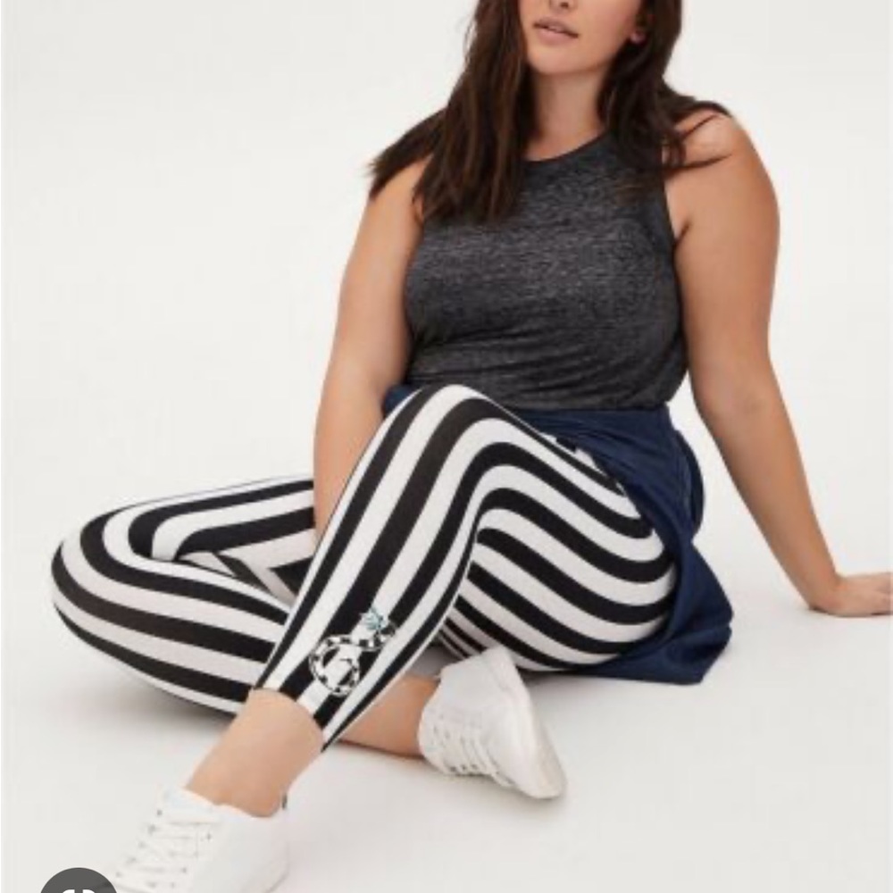 BEETLE JUICE LEGGINGS TORRID SIZE 3X WORN ONLY 1 TIME OBO